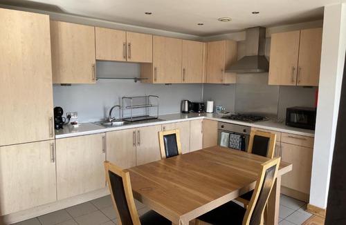 Granton Apartment | Harbour Front Apartment with free parking