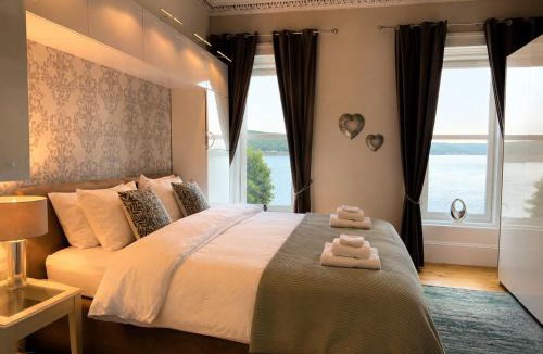 Rothesay House | Harbour View - Waterfront Retreat, Rothesay