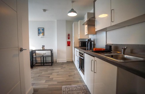 Harlow Apartment | Harlow Flat - Perfect for Families or Contractors