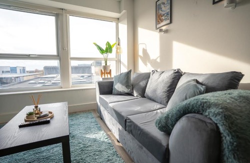 Harlow Apartment | Harlow Flat - Perfect for Families or Contractors