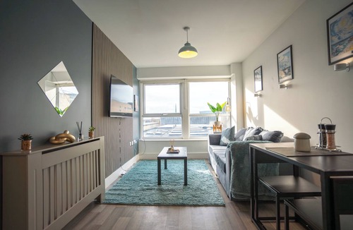 Harlow Apartment | Harlow Flat - Perfect for Families or Contractors
