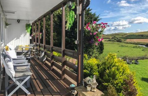 Lanark House | Harperfield Chalet