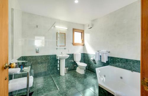 Hanmer Springs Hotel | Harrogate Gardens Motel