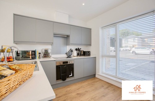 Hayle House | Harvey's Yard Luxury Home-St Ives Beach- free Parking sleeps 6
