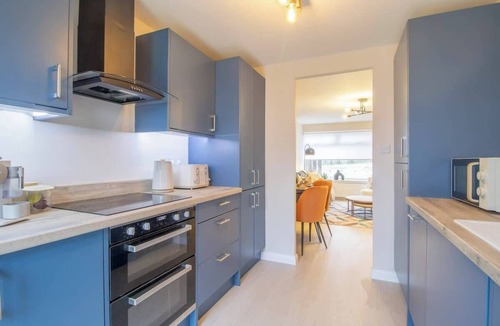 Coatbridge Apartment | Hawick House - Stylish 2-Bed in Coatbridge.