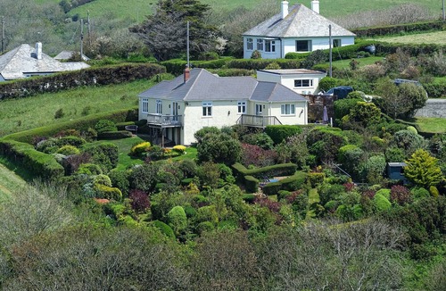 Saint Gennys Cottage | Hazeldene, amazing sea and countryside views