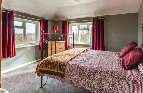 Westleton House | Heath View - Four Bedroom House, Sleeps 7