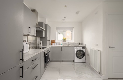 Dalkeith House | Heather Way 4 Bedroom House - Mayfield, Dalkeith