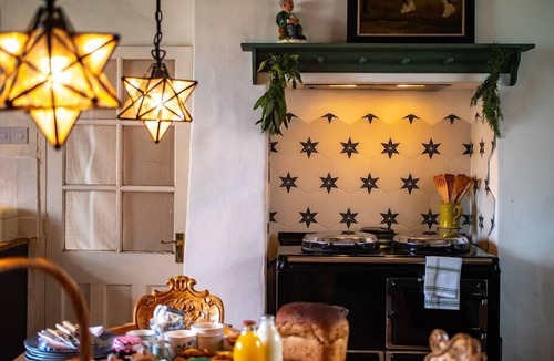 Scunthorpe House | Hen Party Cottage with Spa & Catering: up-to 10 guests