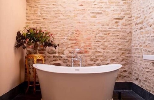 Scunthorpe House | Hen Party Cottage with Spa & Catering: up-to 10 guests