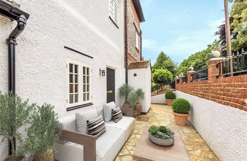 Marlow Cottage | Higginson House
