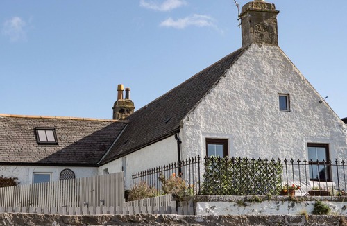 Findhorn Cottage | HIGH BEACH, family friendly, character holiday cottage in Findhorn