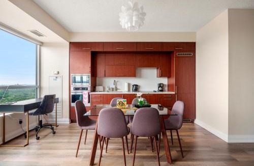 Willowdale Apartment | High Floor 1 Bedroom plus Den Condo Apartment City View North York Toronto