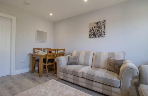 Motherwell Apartment | Highfield Apartment- 2 Bed in Motherwell close to centre