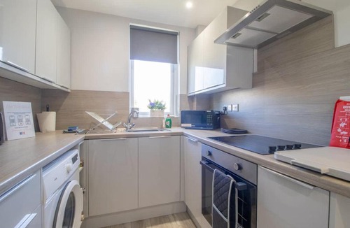 Motherwell Apartment | Highfield Apartment- 2 Bed in Motherwell close to centre