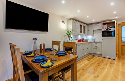 Strathpeffer House | Highfield Lodge - One Bedroom House, Sleeps 2
