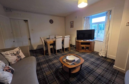 Mainland Apartment | Highland Haven Apartment Sleeps 8