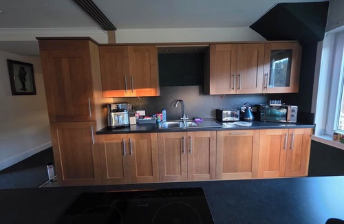 Mainland Apartment | Highlands - River View - Apt - Sleeps 4 - Garden