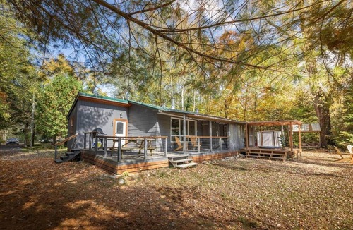 Minden Hills House | Hills Haven - Luxury Riverfront Cottage