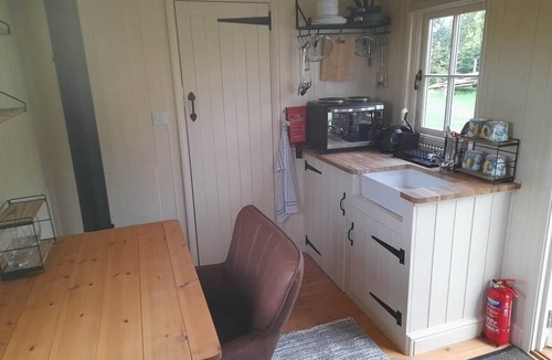 Purleigh House | Hilltop Shepherds hut retreat with Hot tub