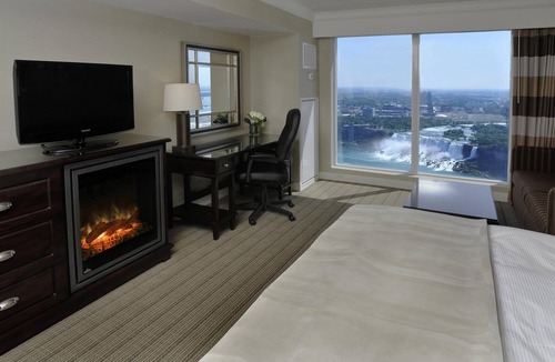 Fallsview Hotel | Hilton Niagara Falls/Fallsview Hotel & Suites