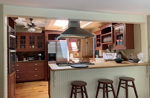 Old Town Historic District House | Historic home in the heart of NOTL. -Min 1 month