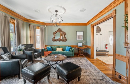 Kingsville House | Historic Luxury Retreat in Downtown Kingsville