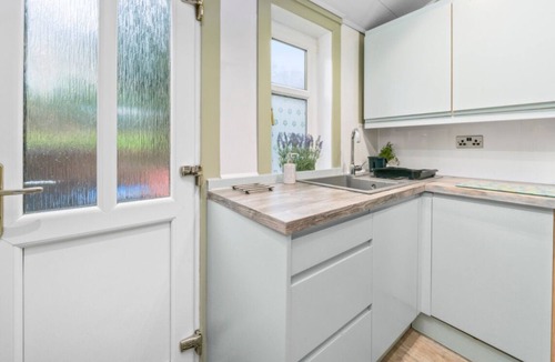 Wemyss Bay House | Historic Stunning 3 Bed Private Parking Near Railway Station