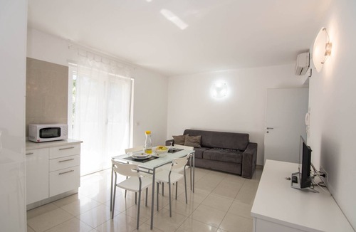 Arco Apartment | Holiday Apartment "5 Da Vilma" with Mountain View