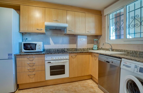 Calonge Apartment | Holiday Apartment "A Sant Antoni de Calonge" with Pool, Wi-Fi, Garden & Terrace