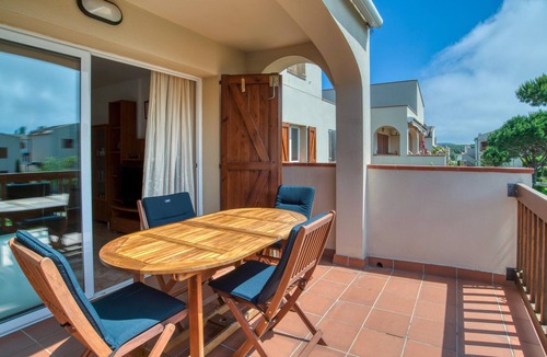 Calonge Apartment | Holiday Apartment "A Sant Antoni de Calonge" with Pool, Wi-Fi, Garden & Terrace