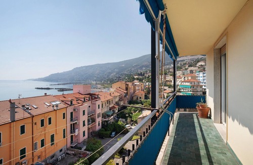Ospedaletti Apartment | Holiday Apartment 'Margherita' with Sea View, Balcony & Wi-Fi