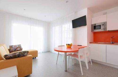 Lignano Sabbiadoro Apartment | Holiday apartment with air conditioning and balcony in Lignano