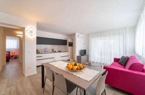 Lignano Sabbiadoro Apartment | Holiday apartment with air conditioning and balcony
