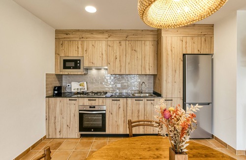 Joanetes House | Holiday Home 'La Cabanya De La Rovira' with Mountain View, Terrace and Wi-Fi