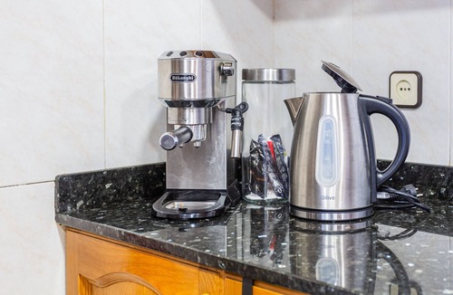 Macanet de la Selva House | Holiday Home 'Villa Toro' with Mountain Views, Wi-Fi and Air Conditioning