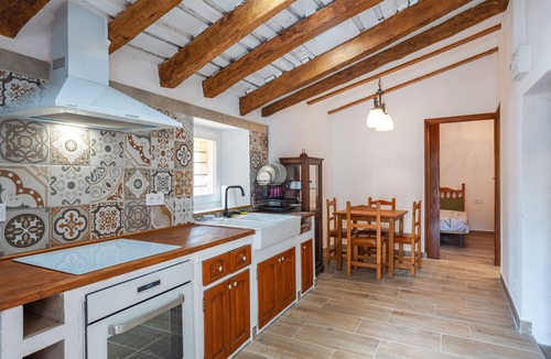 Tossa de Mar House | Holiday Home 'Can Garriga, Casa Quimet' with Mountain View, Private Terrace and Wi-Fi
