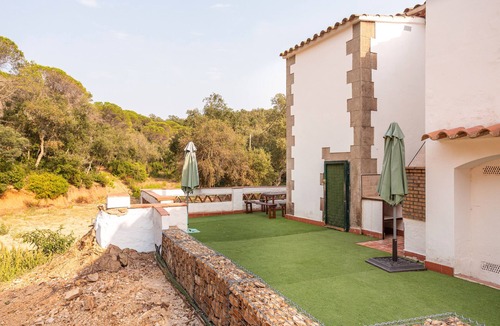 Tossa de Mar House | Holiday Home 'Can Garriga, Casa Quimet' with Mountain View, Private Terrace and Wi-Fi