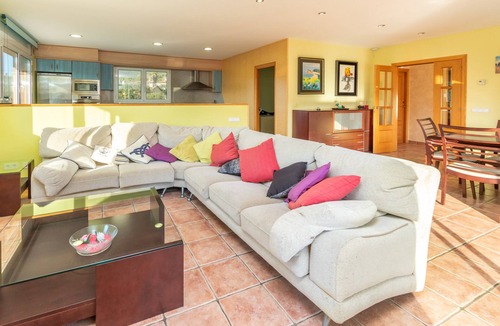 Calonge House | Holiday Home 'Casa Con Piscina' with Private Pool, Private Terrace and Wi-Fi