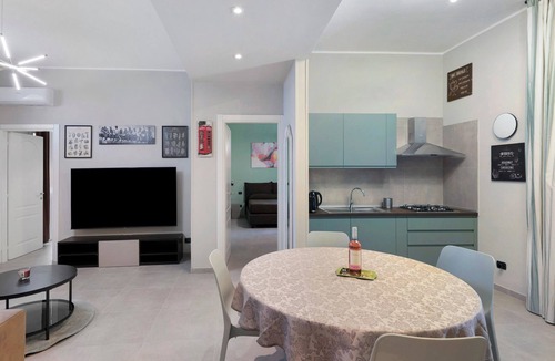Imperia House | Holiday Home 'Casa Margherita' with Shared Pool, Wi-Fi and Air Conditioning