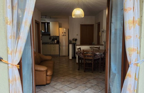 Porrena House | Holiday Home 'Casa Regina' with Mountain View, Private Garden and Wi-Fi