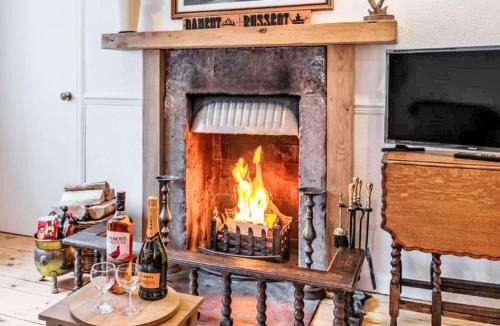Invermoriston House | Holiday Home Dancot by Interhome