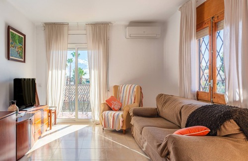 Pineda de Mar Apartment | Holiday Home 'Durero' with Mountain View, Wi-Fi and Air Conditioning