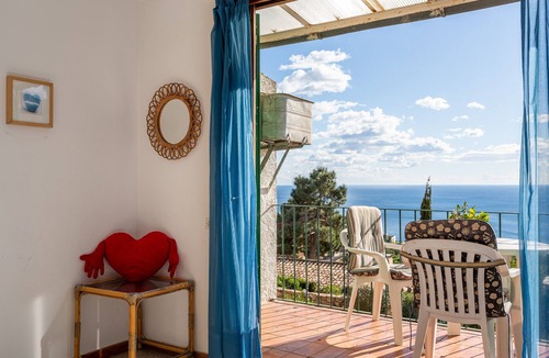 Tossa de Mar House | Holiday Home 'El Suizo' with Sea View, Private Terrace and Wi-Fi