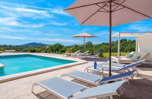 Moscari House | Holiday Home Es Cos by Interhome