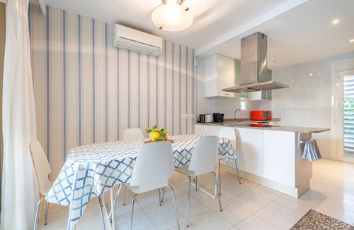 Les Meravelles Villa | Holiday Home "Villa Mar - Can Bujosa" on the Beach