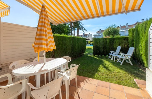 Castell-Platja d'Aro House | Holiday Home 'Fantàstic S'agaró' with Shared Pool, Private Terrace and Wi-Fi