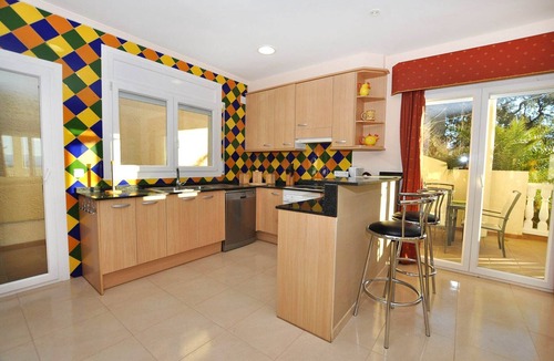 Palau-Saverdera House | Holiday Home in Empuriabrava with Private Pool