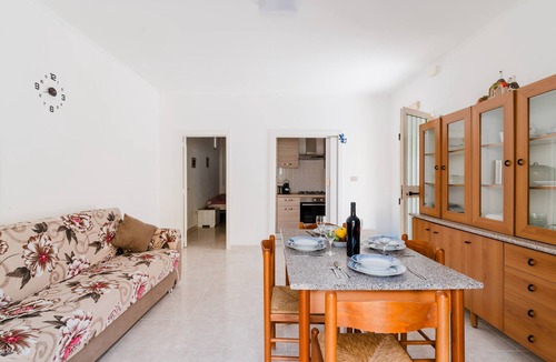 Santa Maria al Bagno House | Holiday Home 'Julia' with Private Terrace and Air Conditioning