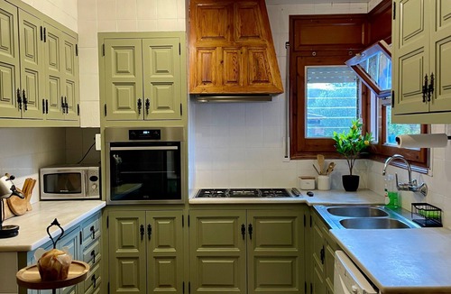 Mont-Ras House | Holiday Home 'Rocaclara' with Private Pool, Garden, and Wi-Fi
